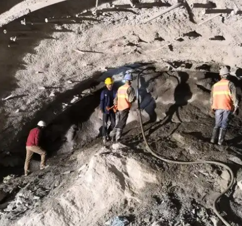 雷州拱顶带模注浆料的施工流程及注意事项